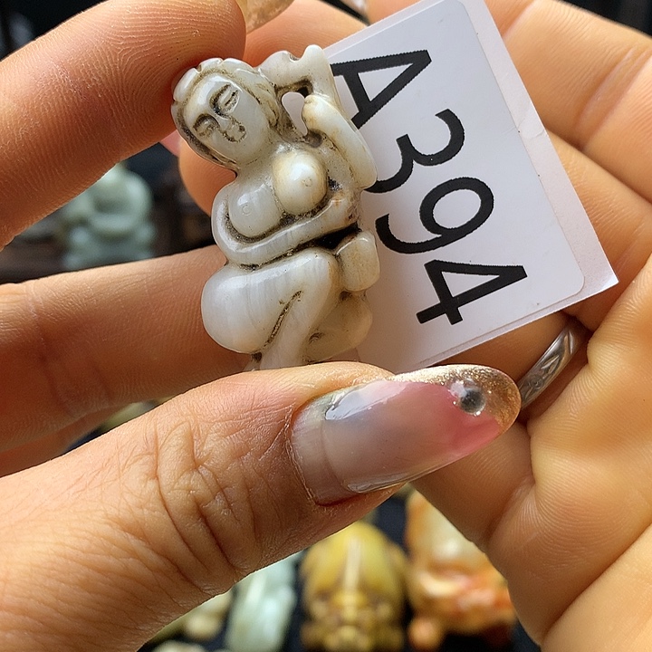 和田玉未镶嵌车挂