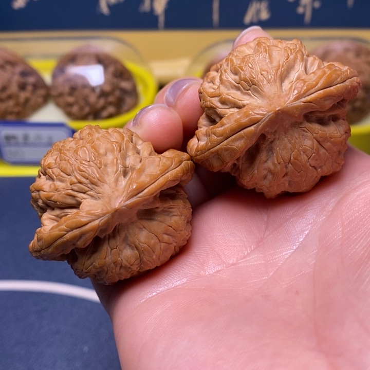 文玩核桃把件金公子