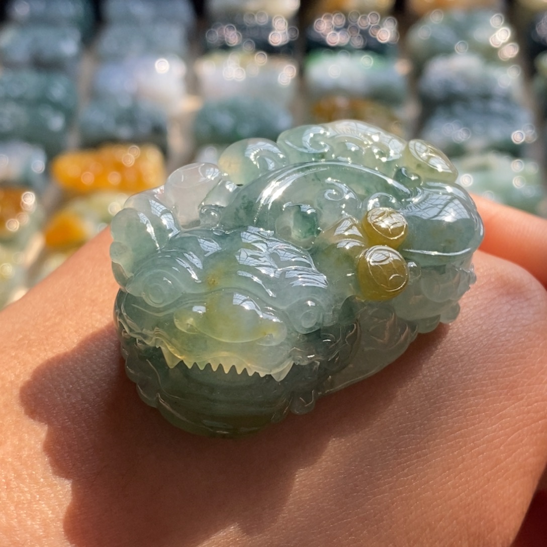 翡翠未镶嵌颈饰天然翡翠貔貅吊坠