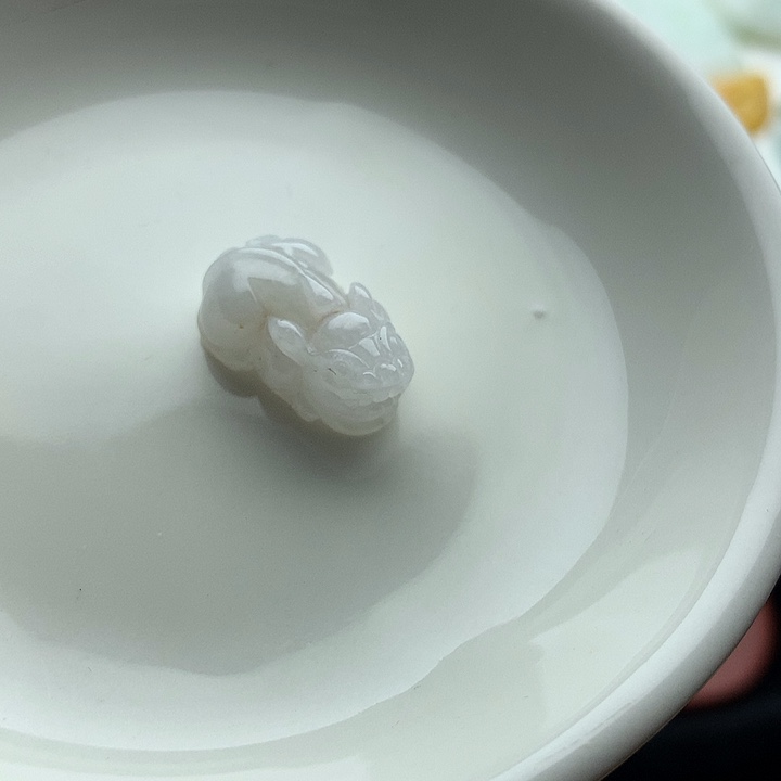 翡翠未镶嵌挂件貔貅1个