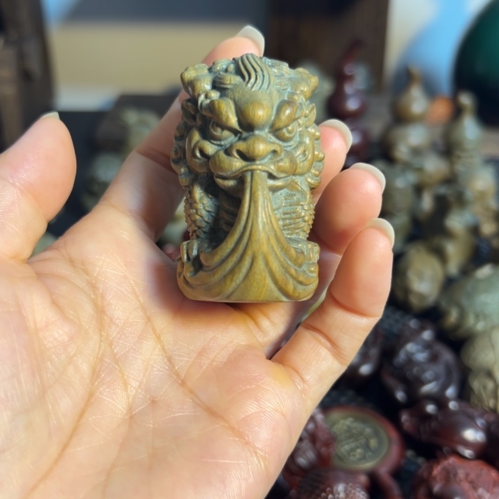 把件小叶紫檀麒麟