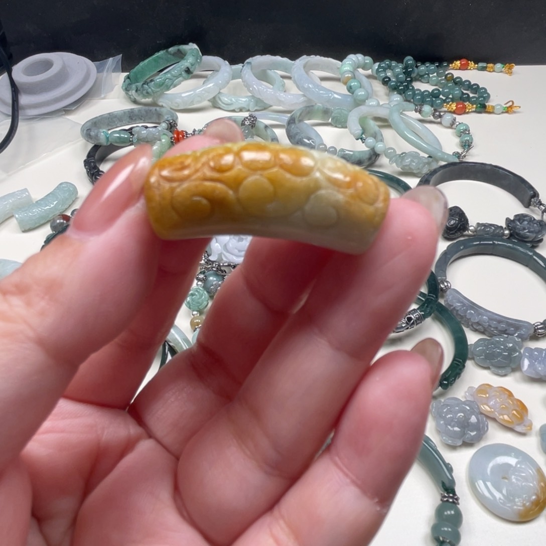 翡翠未镶嵌颈饰翡翠吊坠