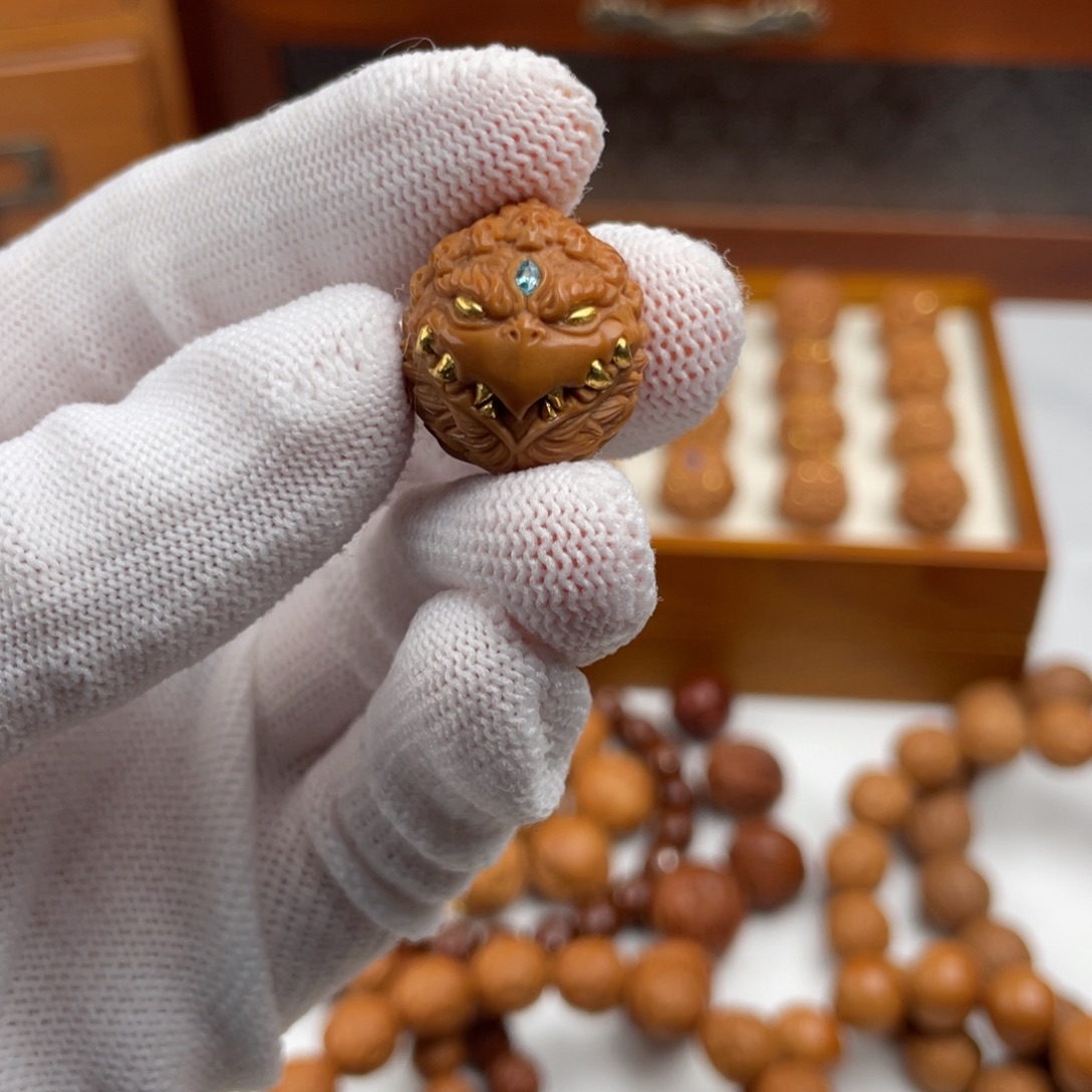 长***花猴头核桃吊坠猴头核桃雕刻