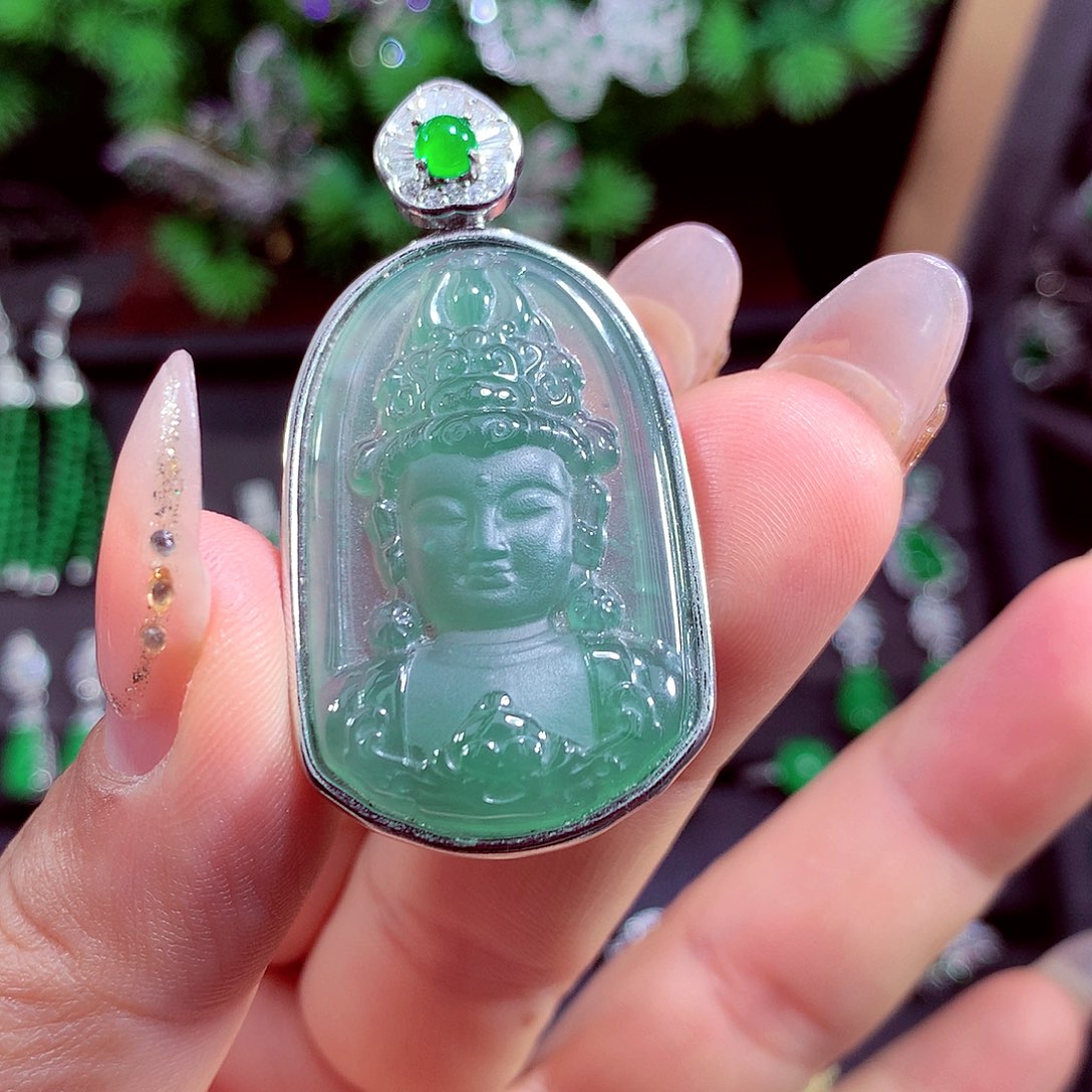 颈饰未镶嵌翡翠天然