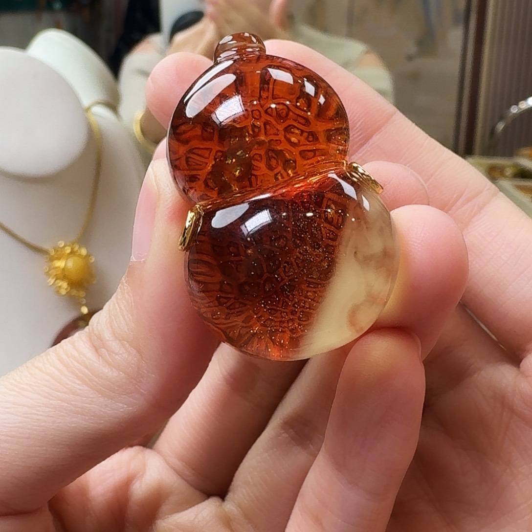 琥珀未镶嵌颈饰戒指