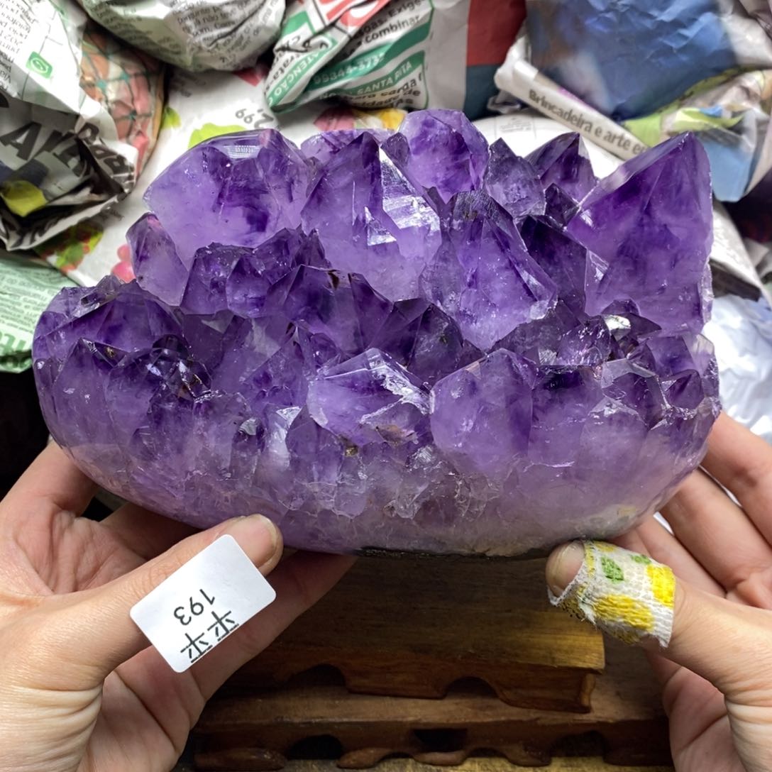 紫晶乌拉圭未镶嵌