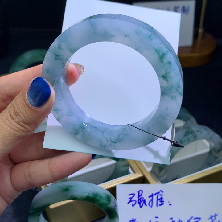 定制翡翠飘花未镶嵌