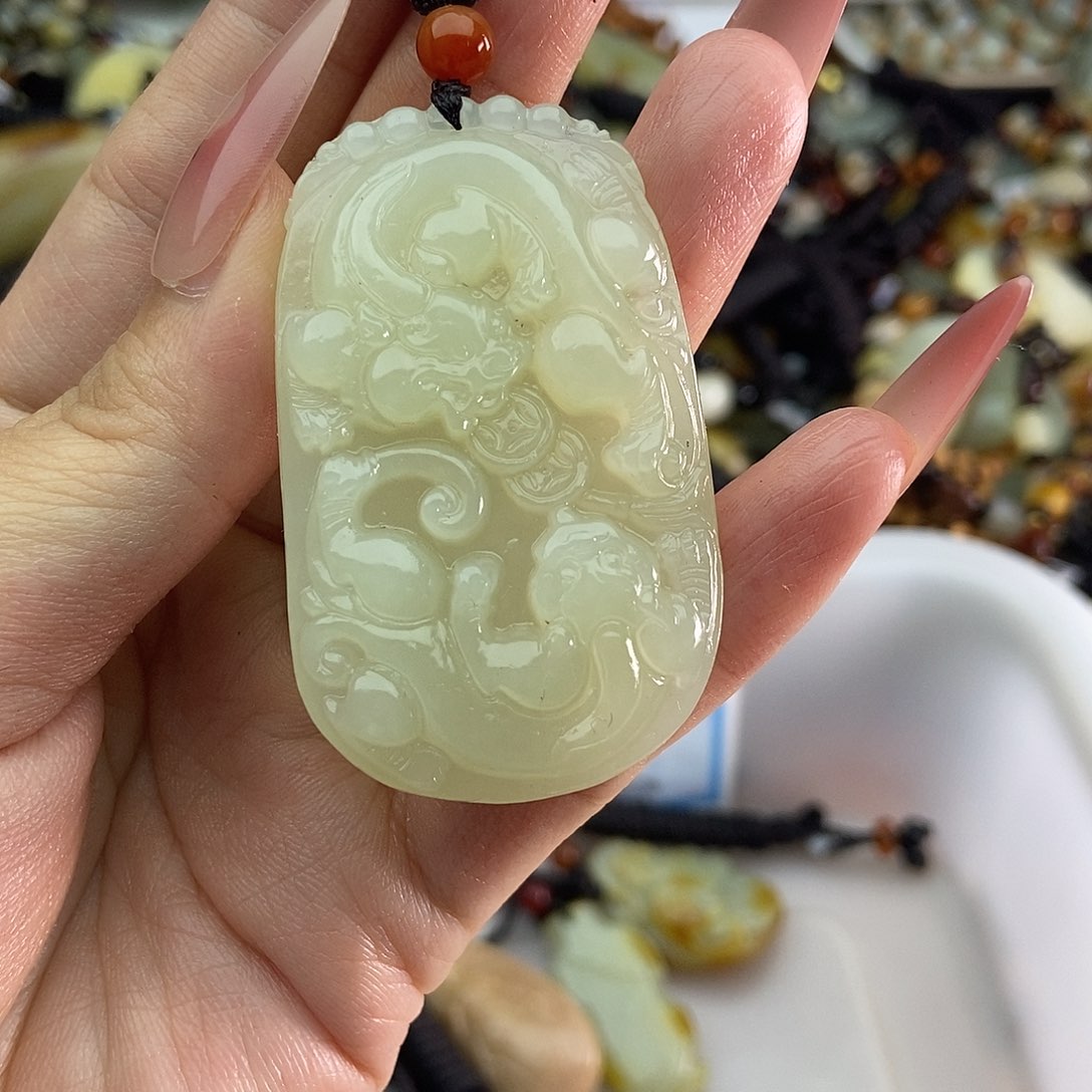 和田玉未镶嵌颈饰