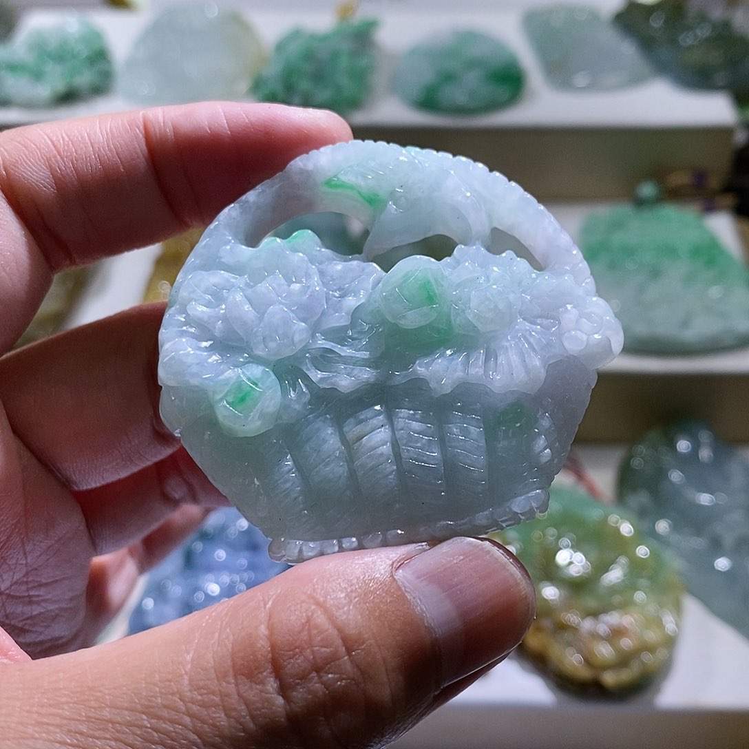 【闪购商品】翡翠颈饰未镶嵌花篮