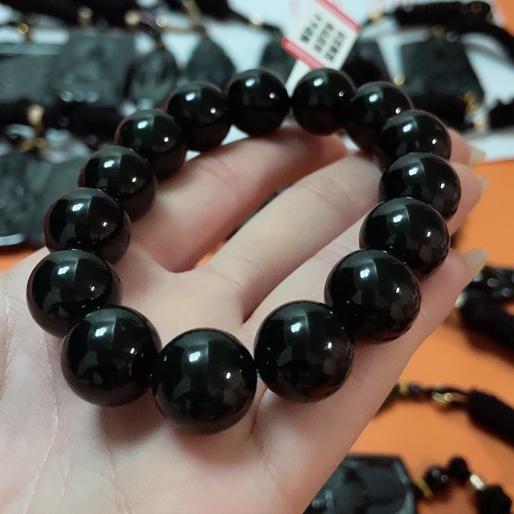 翡翠颈饰未镶嵌火*