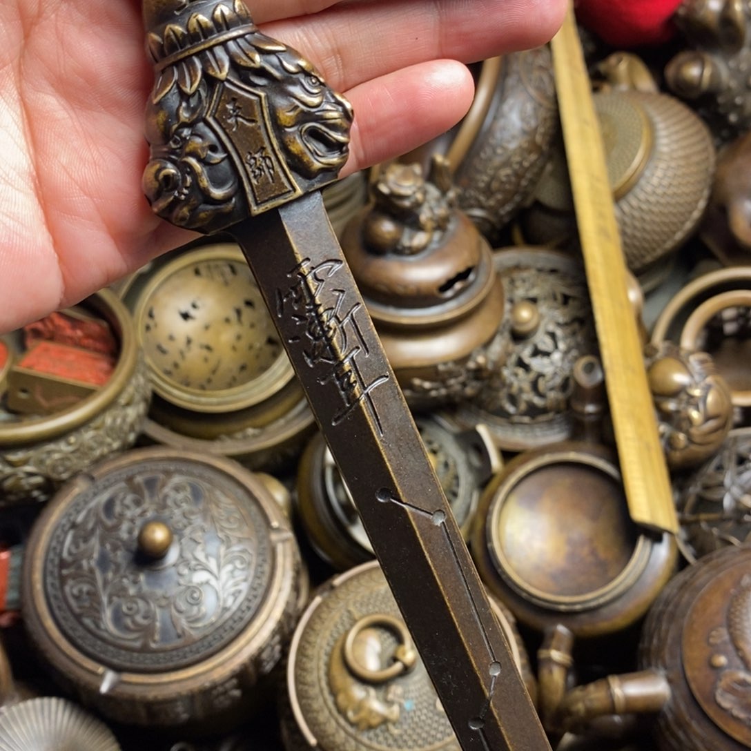 精美铜器做工精良