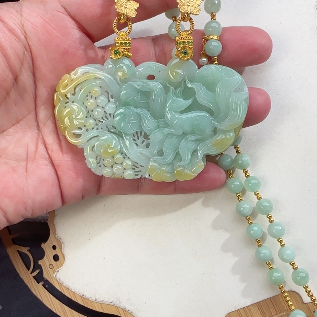 翡翠颈饰未镶嵌仿古