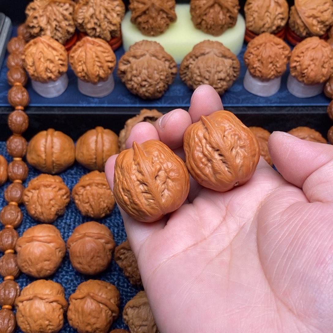 文玩核桃把件亮****?手捻