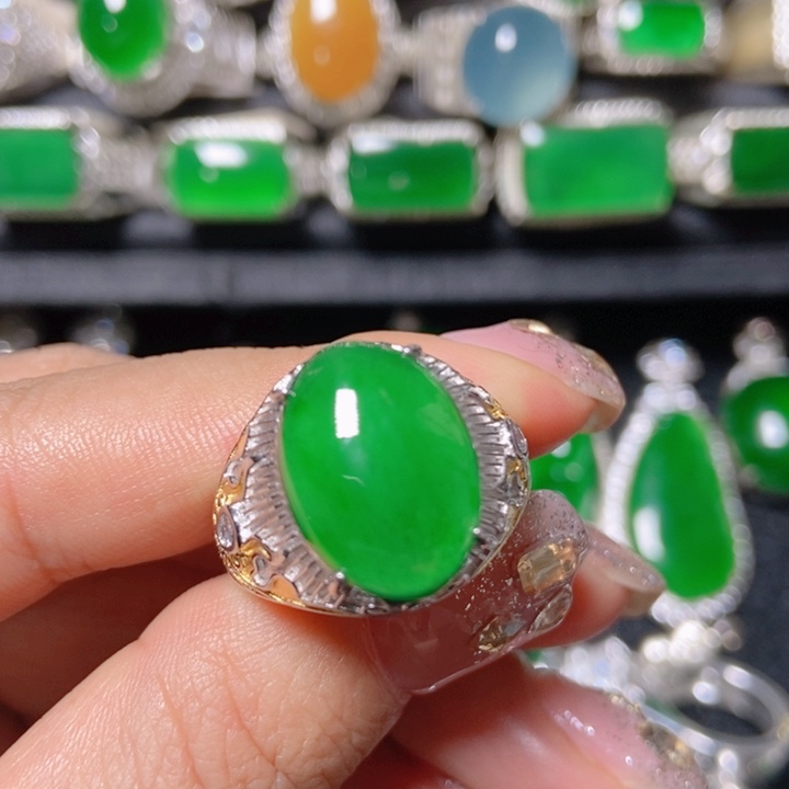 翡翠银S925镶嵌颈饰翡翠