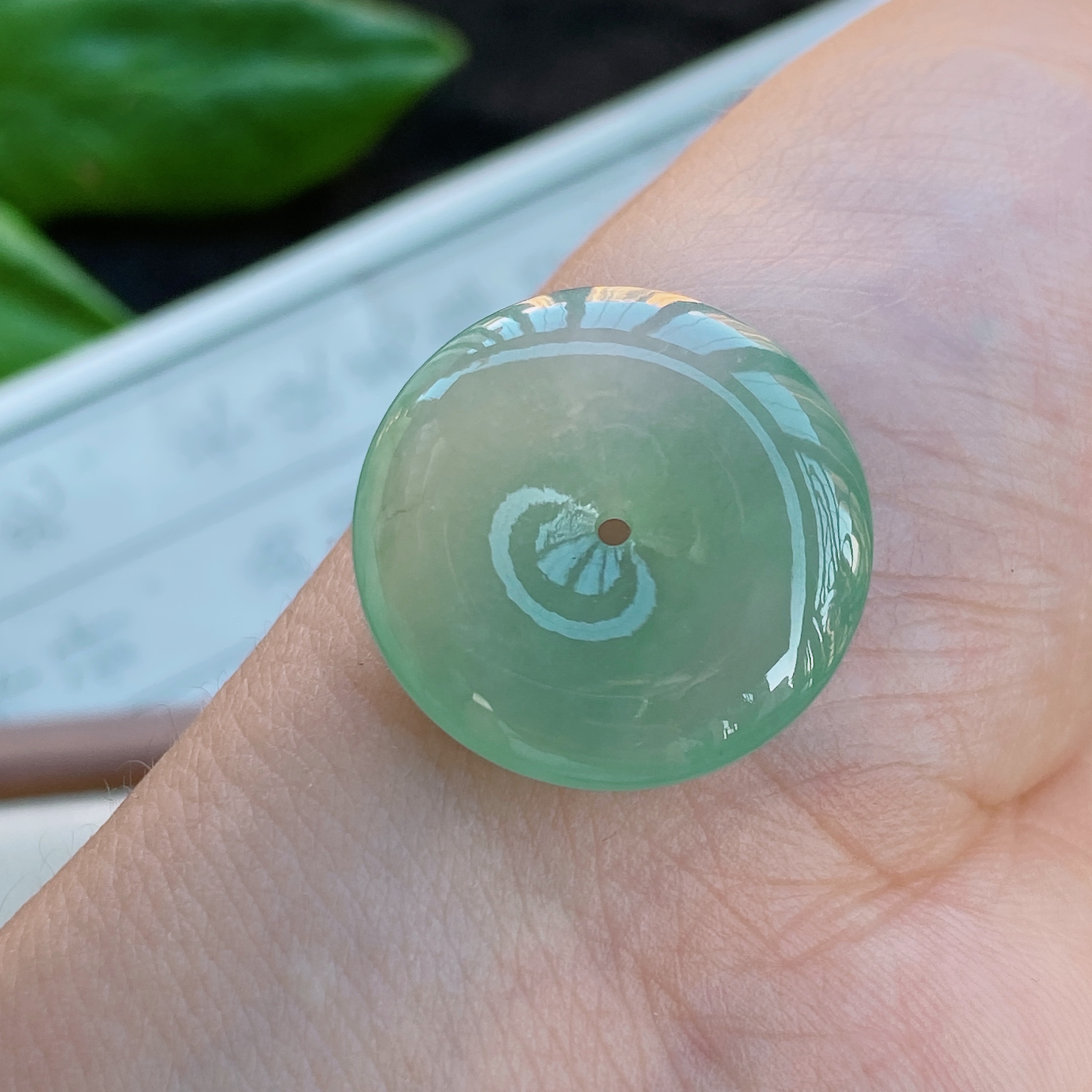 天然翡翠A货冰糯种甜绿胶感平安扣