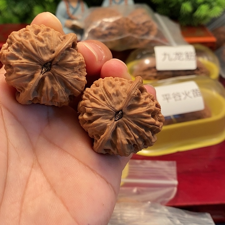 【闪购商品】文玩核桃吊坠超**爸金牛