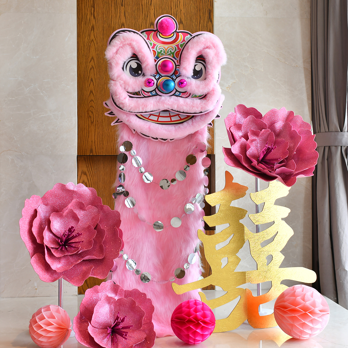 婚房醒狮立柱布置婚礼女方客厅卧室装饰拍照背景道具婚庆装扮用品