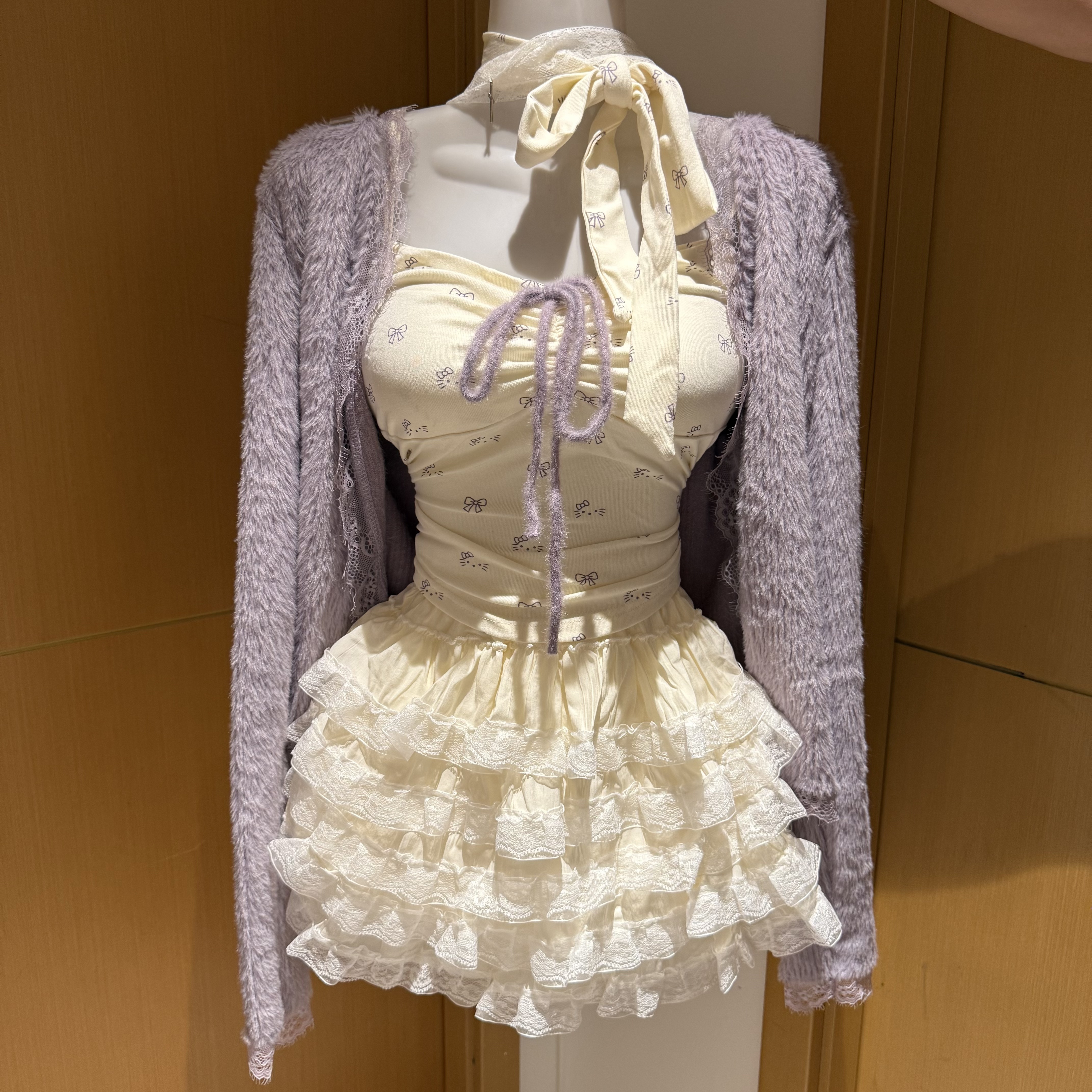芋泥奶团上衣杏色短裙秋季款