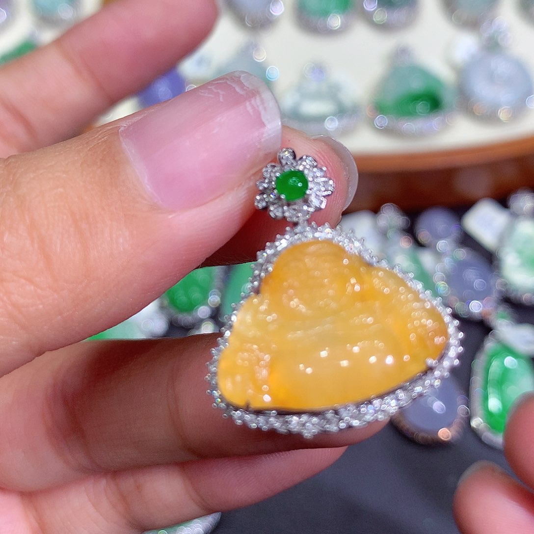 翡翠吊坠(不含链)18K金镶嵌