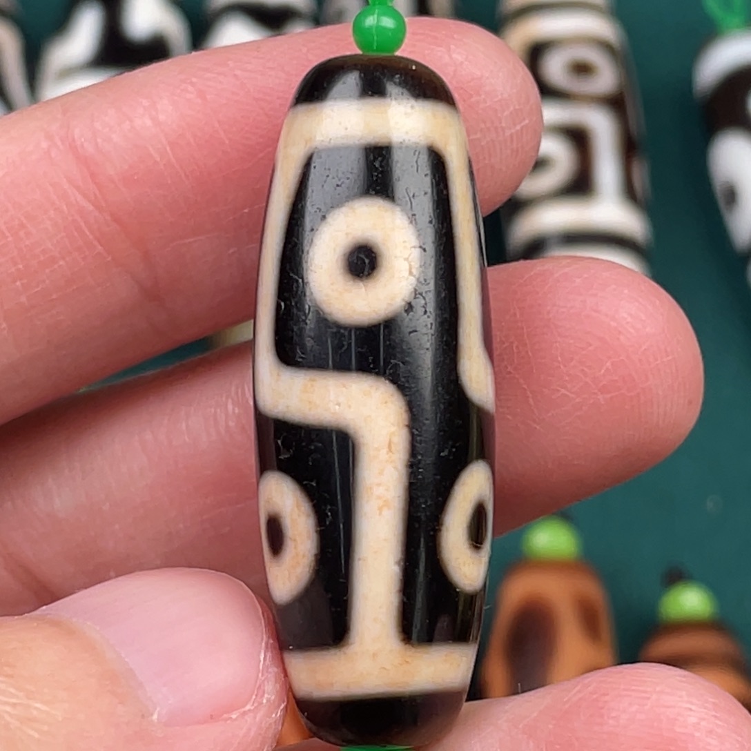 玛瑙/玉髓裸珠36.3 12.7 行运六眼图腾