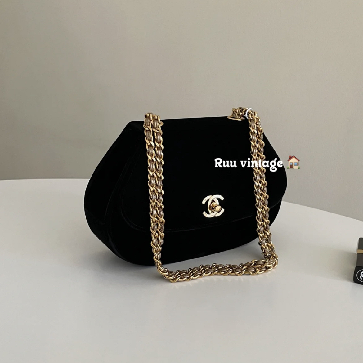 95新 Chanel/香奈儿 黑金丝绒元宝链条单肩包 6728