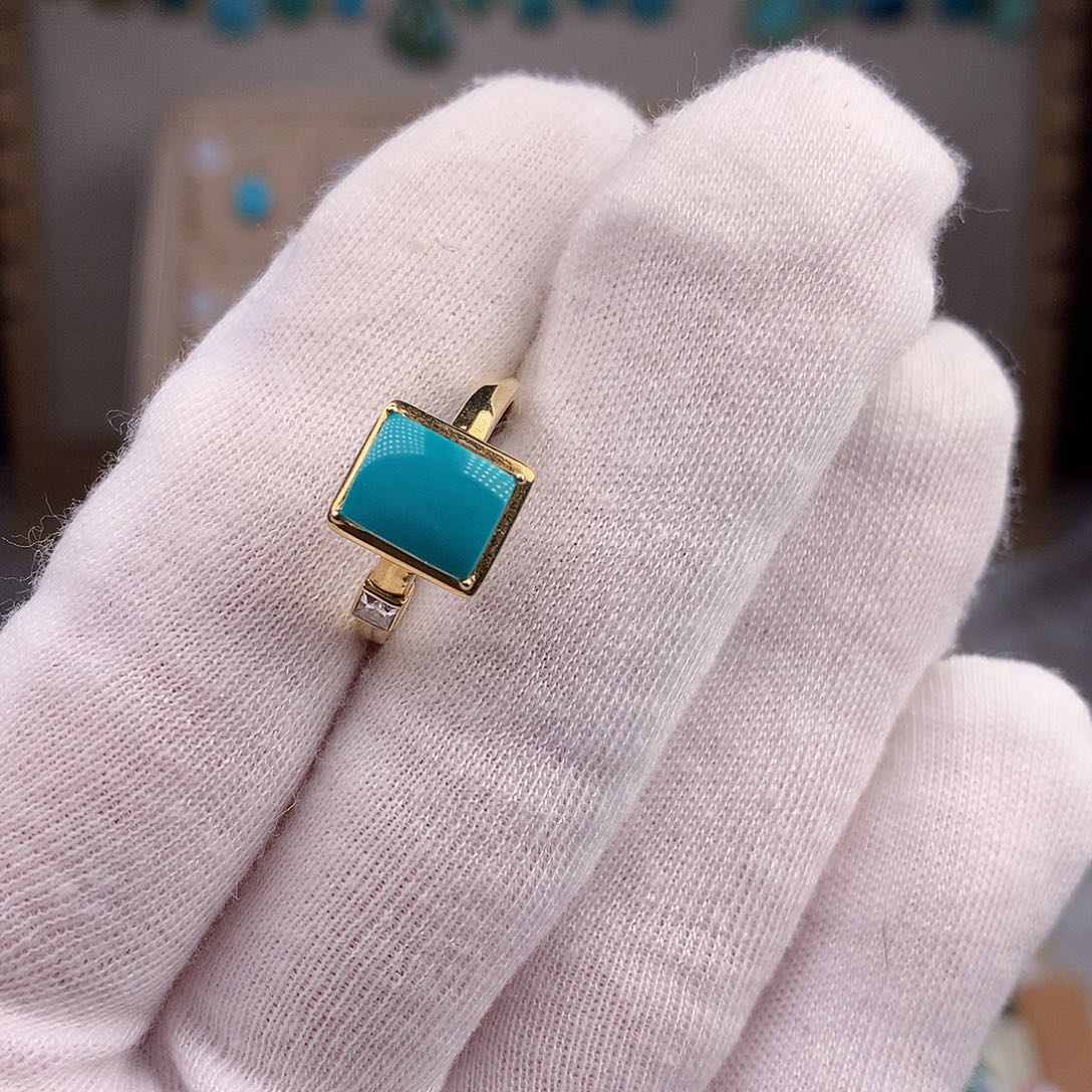 绿松石戒指18K金镶嵌方*