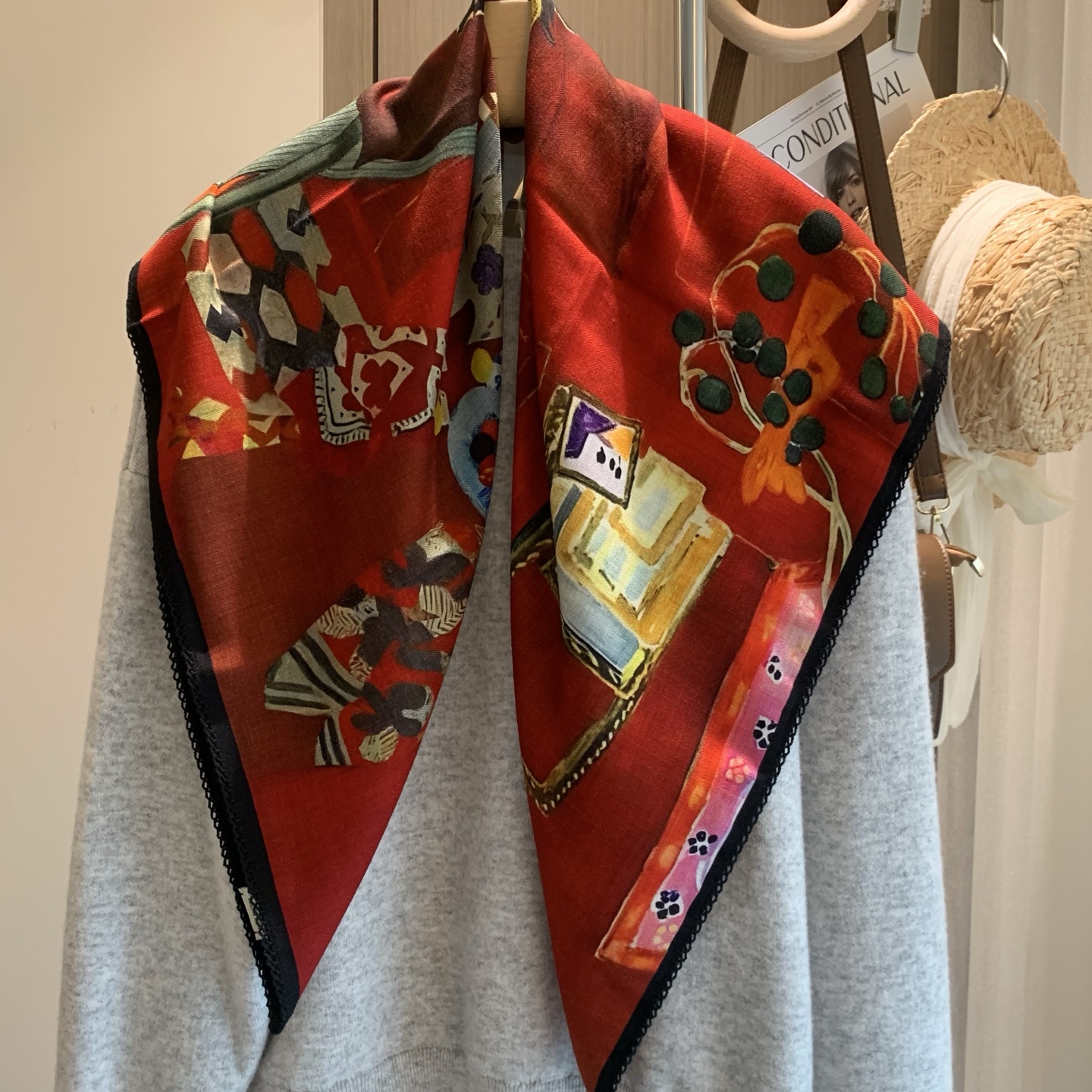 秋冬新款女士复古红色花卉图案方巾羊毛加蚕丝混纺手工卷边丝毛