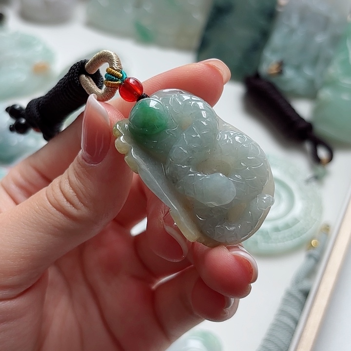 翡翠未镶嵌颈饰翡翠