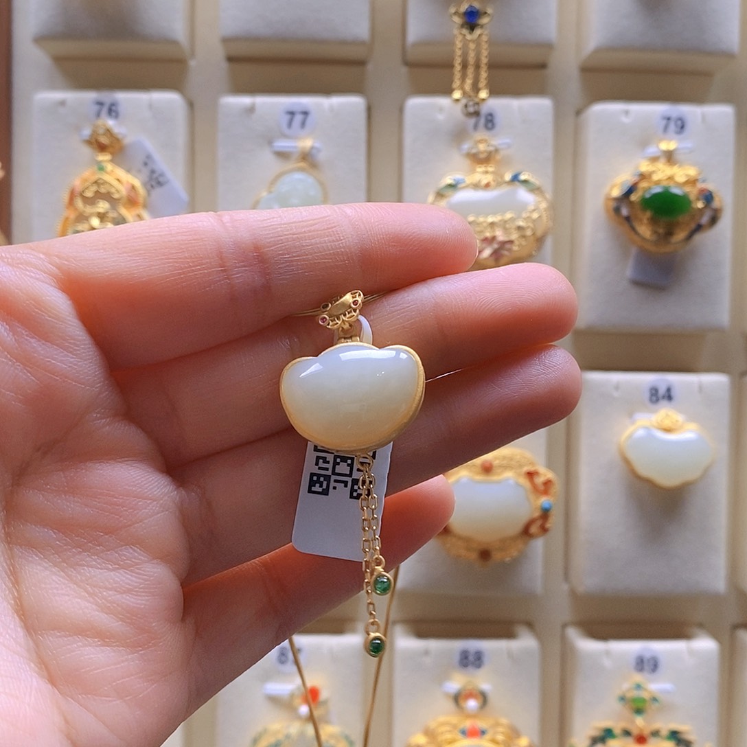 和田玉颈饰银S925镶嵌