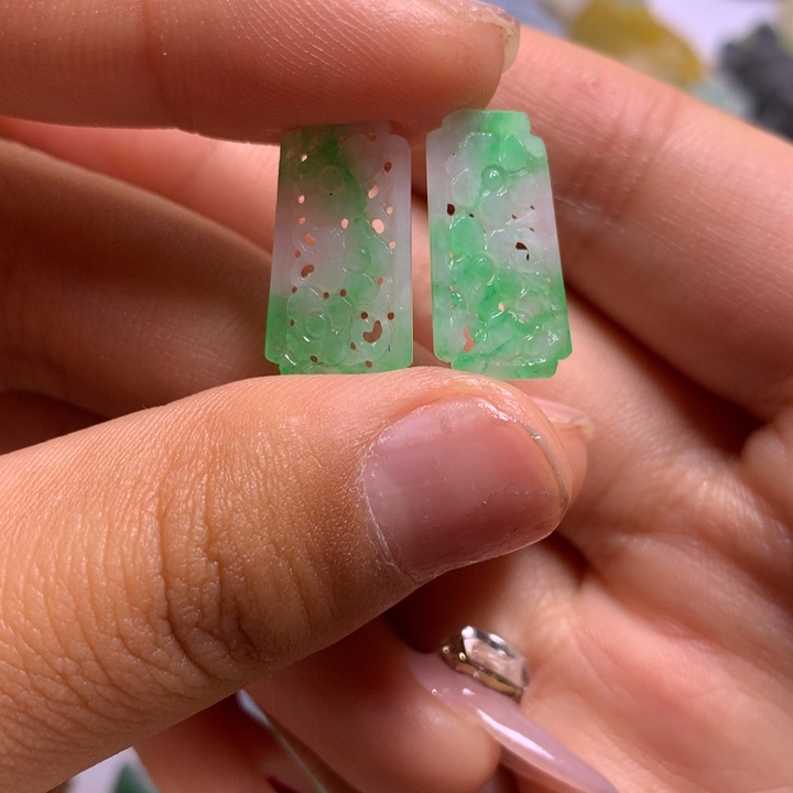 定制翡翠未镶嵌花瓶