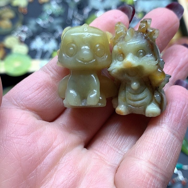 蛇纹石玉手把件未镶嵌