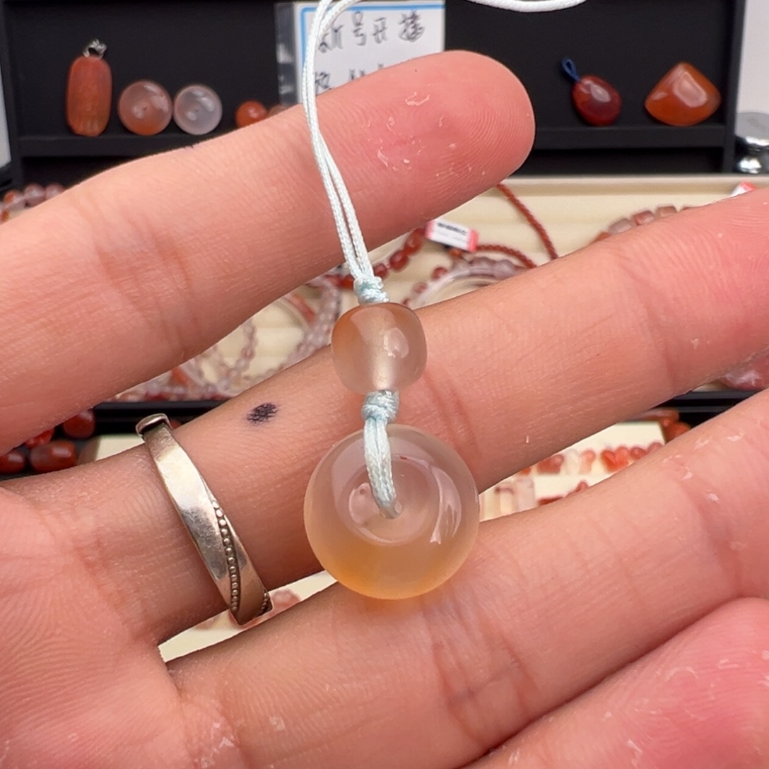 南红玛瑙未镶嵌川料平安扣挂饰