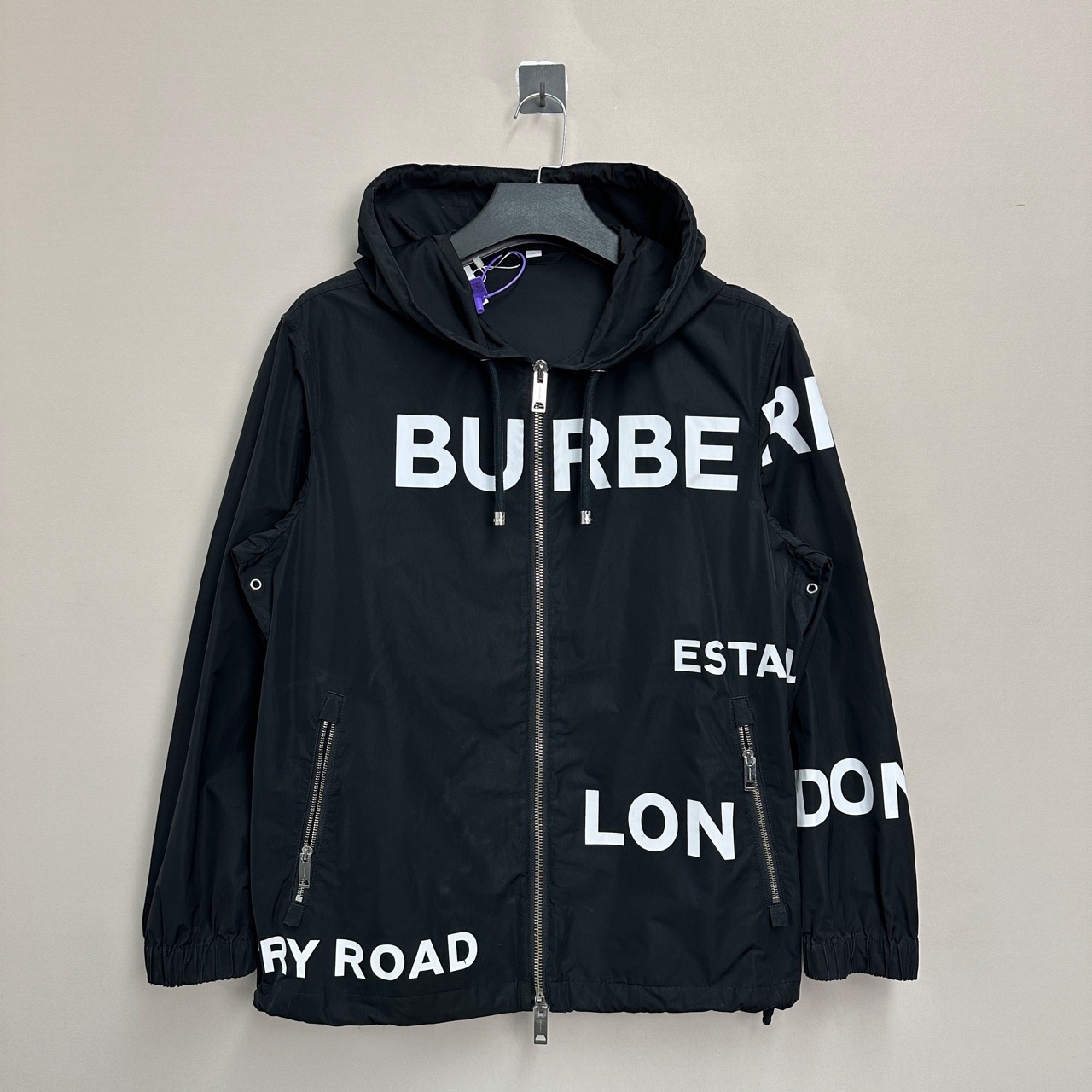 99新 BURBERRY/博柏利 黑白弹幕冲锋衣/50码/99新/价8900