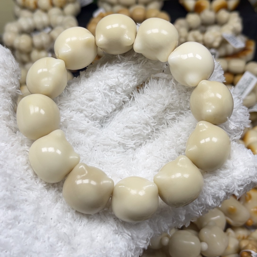 菩提根/象牙果吊坠5,26.5微瑕猫头