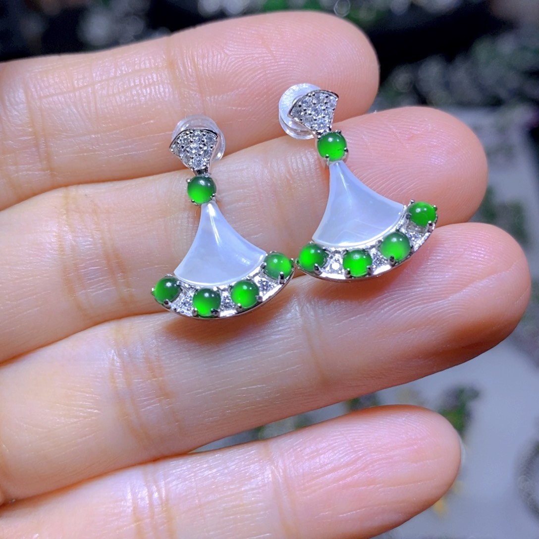 翡翠颈饰银S925镶嵌天然翡翠