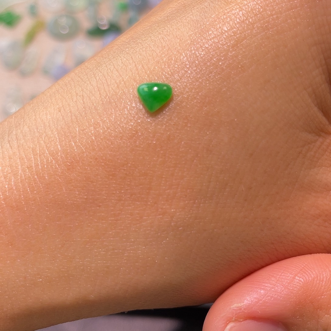 定制翡翠未镶嵌爱心