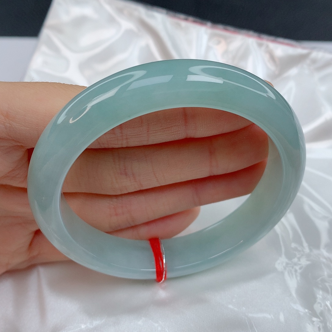 翡翠手镯未镶嵌57.8正圈湖水蓝