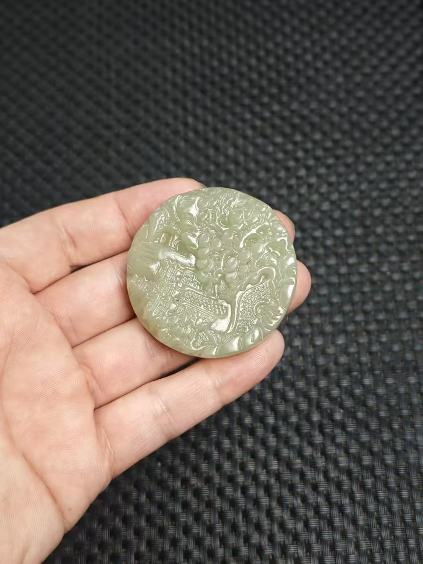 天然和田玉老料精雕山水吊坠2.14清货1