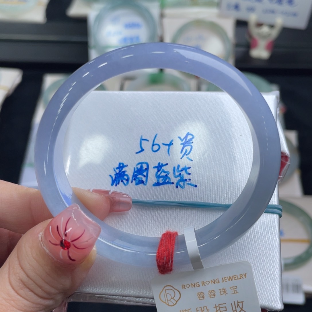 翡翠手镯未镶嵌翡翠手镯