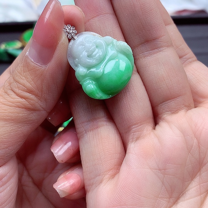 翡翠颈饰18K金镶嵌翡翠