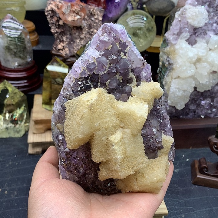 未镶嵌水晶大型摆件（非配饰）