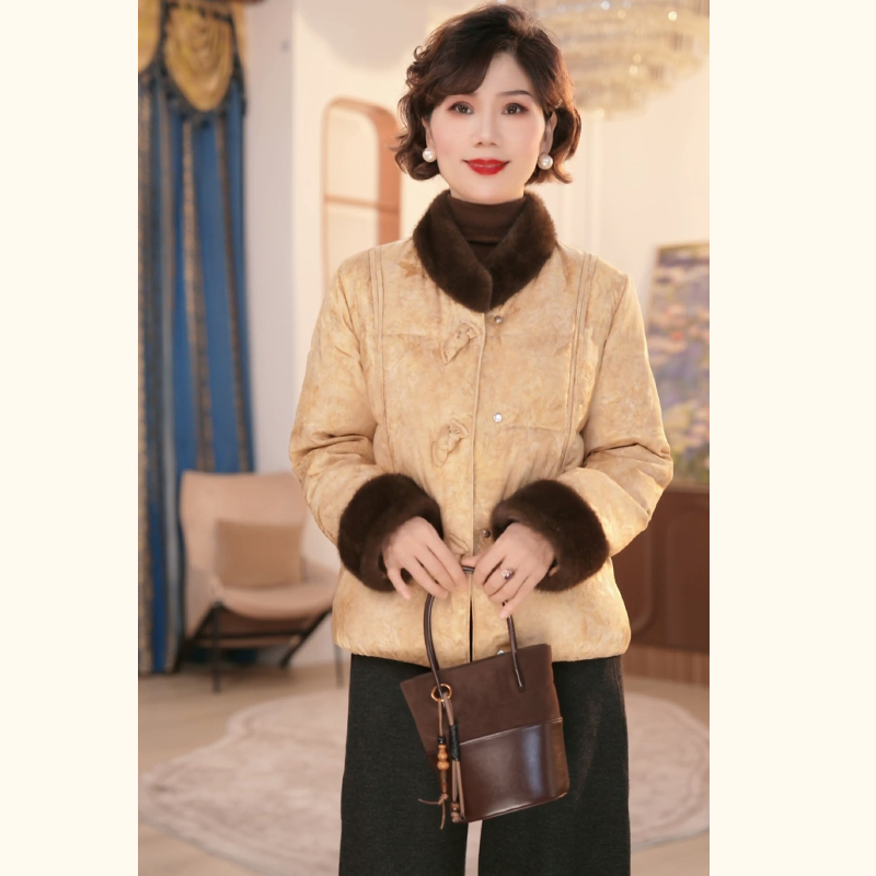 中年妈妈冬装白鸭绒羽绒服2025新款洋气中老年女装上衣服外套