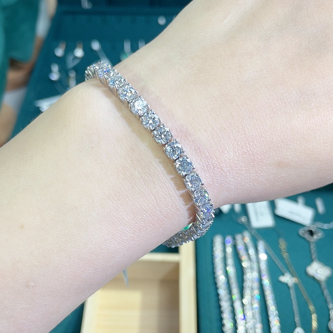 实验室培育钻石18K金镶嵌四爪满钻手链单颗30分