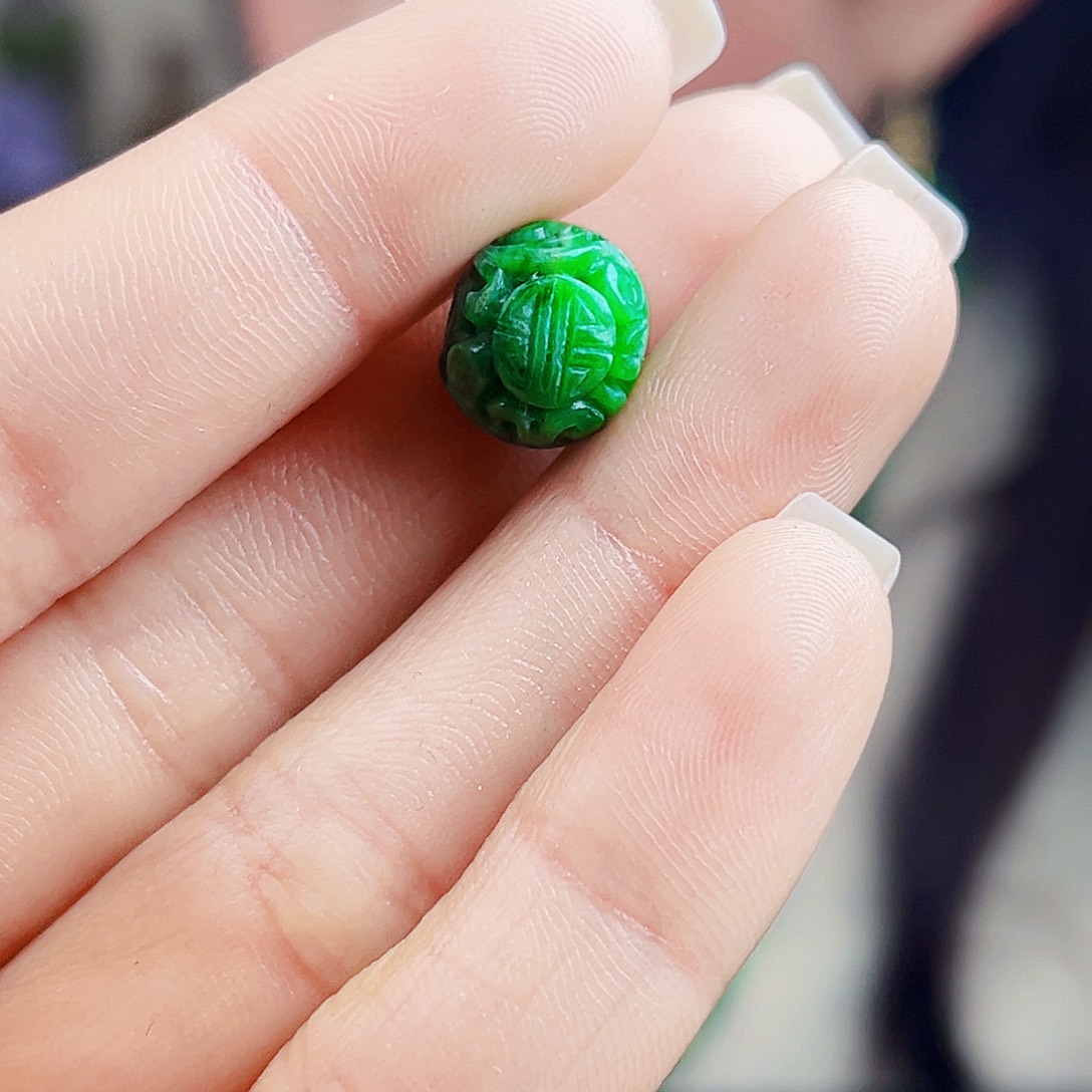 颈饰未镶嵌翡翠多样性