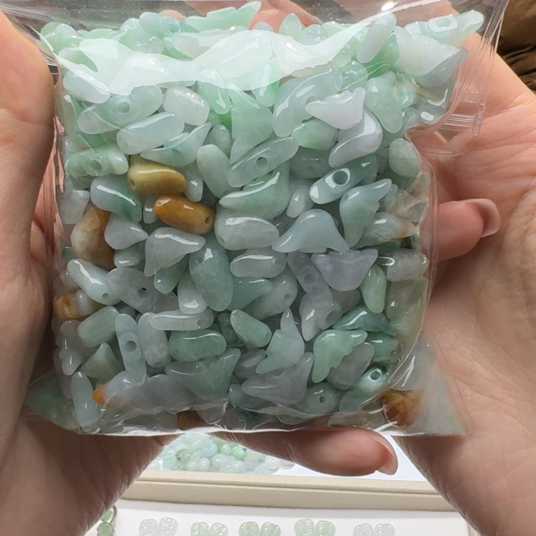 未镶嵌挂件翡翠福利10个，不包邮，拍邮费发货