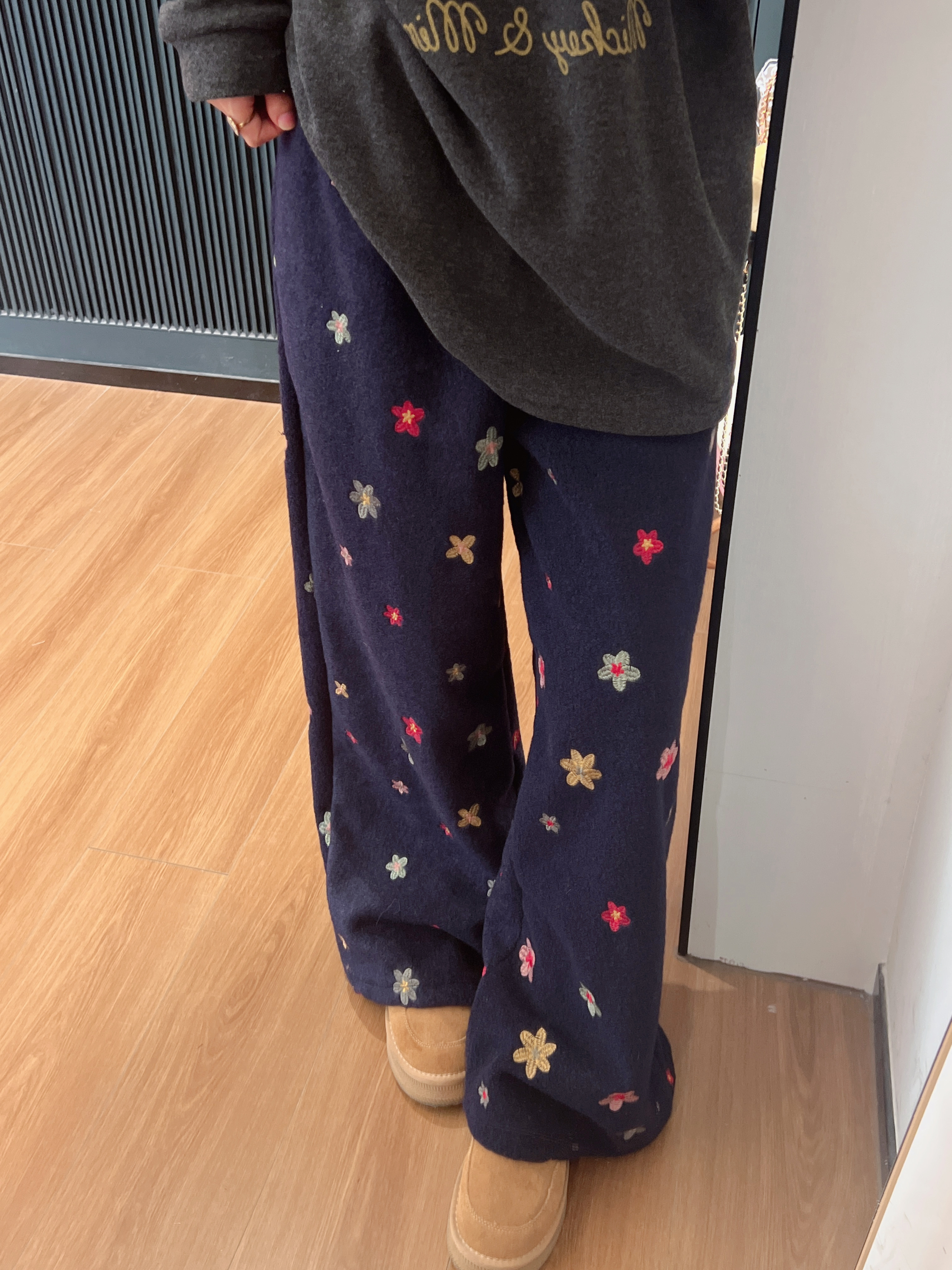 xxxwxz王希之  休闲刺绣图案不加绒休闲直筒长裤#z2741