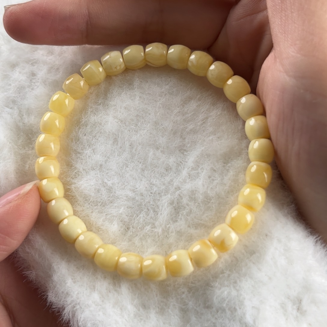 蜜蜡裸石未镶嵌蜜蜡