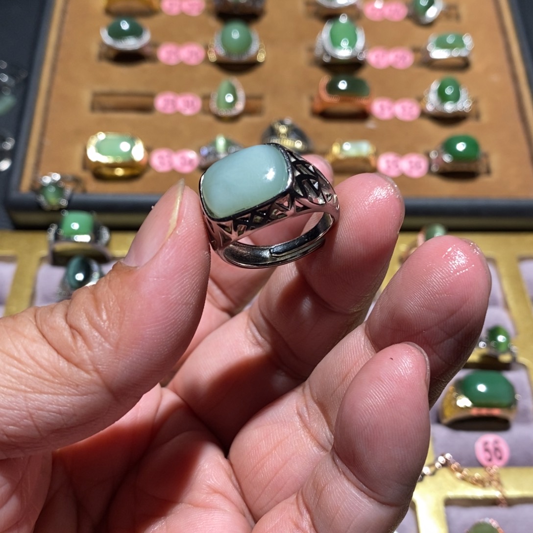 和田玉（碧玉）戒指未镶嵌
