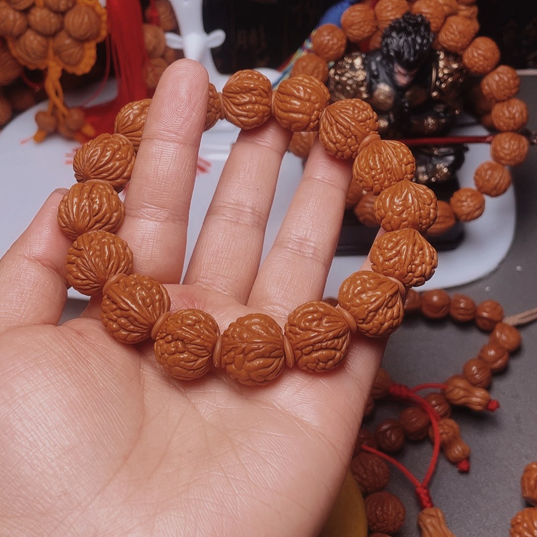 桃核吊坠龙纹桃枭