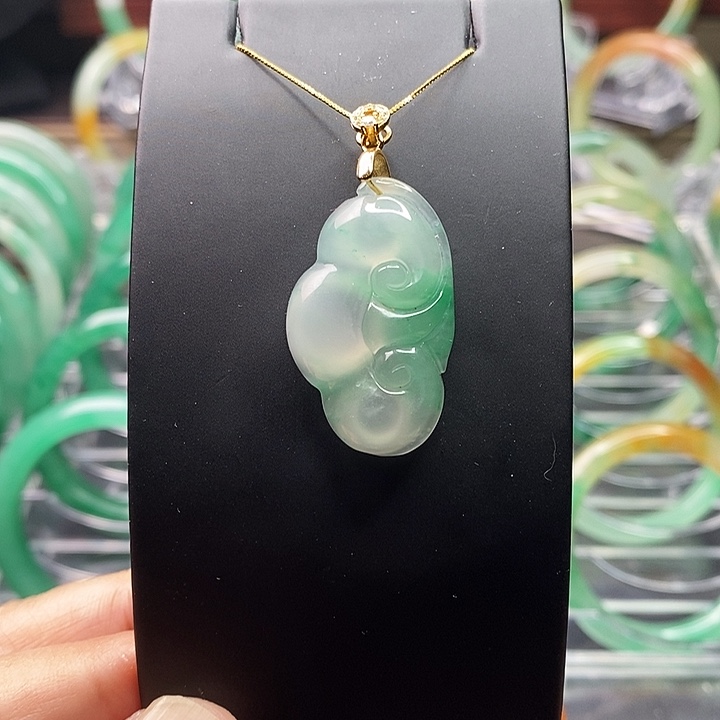 石英质玉颈饰未镶嵌